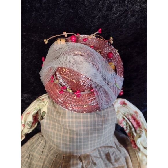 Vintage Primitive Folk Art Beekeeper Tender Heart Treasures‎ Honey Bee Doll 2001 - Picture 5 of 11